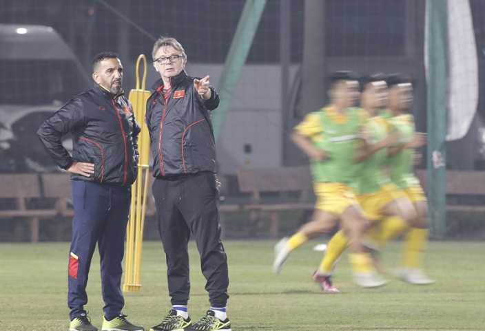 HLV Troussier chủ động cho U23 Việt Nam đấu tập "kín"