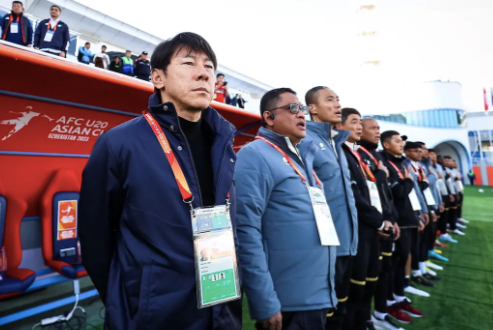 Thầy trò HLV Shin Tae-yong thua Iraq dù chơi hơn người