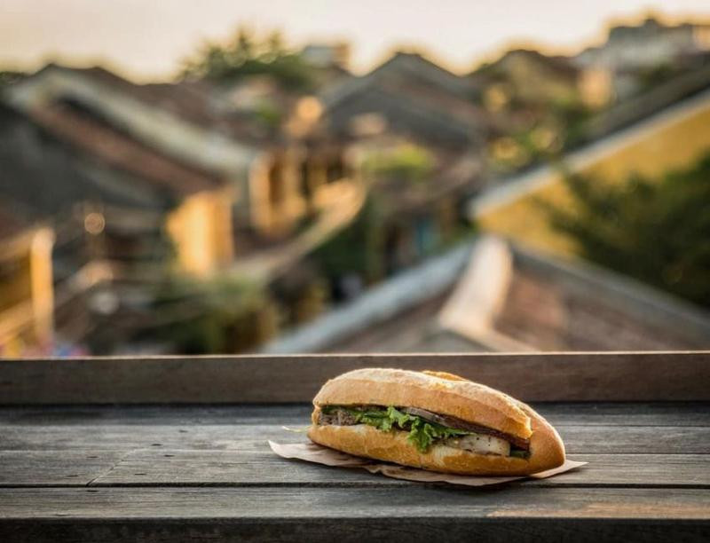 Bức ảnh chụp bánh mì Hội An của nhiếp ảnh gia Trần Tuấn Việt