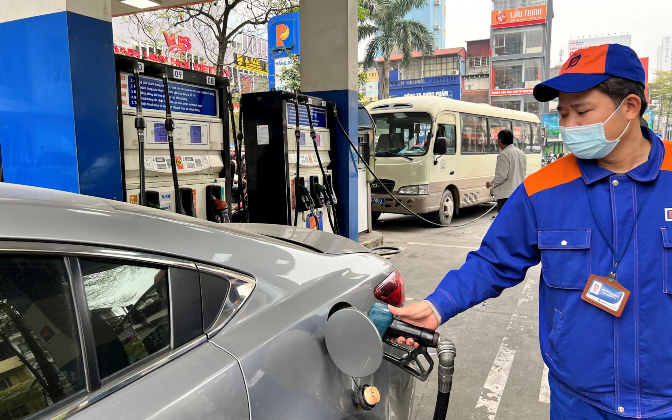 Giá xăng dầu giảm mạnh từ chiều nay