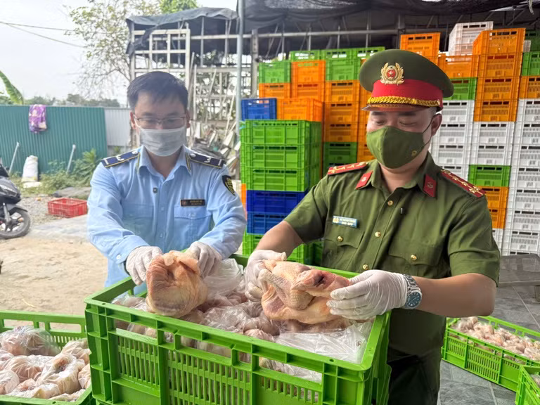 Số hàng hóa có dấu hiệu hư hỏng bị tạm giữ Số hàng hóa có dấu hiệu hư hỏng bị tạm giữ