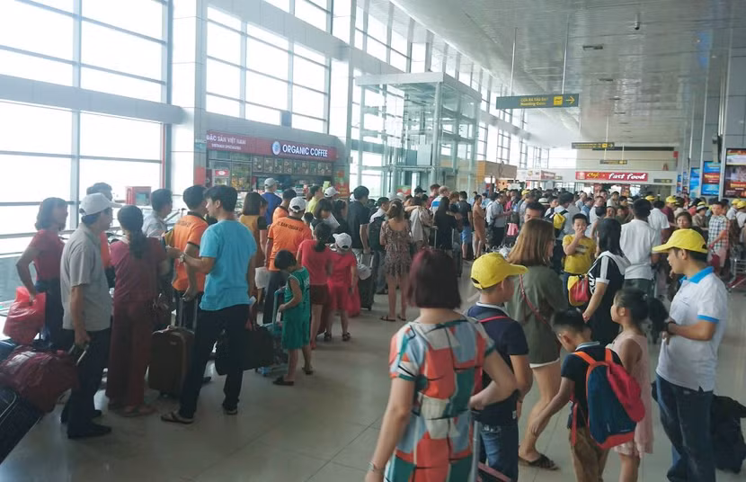Dù vậy, giá vé máy bay dao động ở mức cao