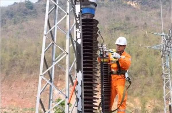 Xem xét đề xuất cải cách nhiều nội dung liên quan đến giá điện Xem xét đề xuất cải cách nhiều nội dung liên quan đến giá điện