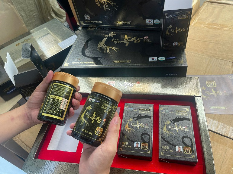 Lô hàng hóa gần 5 tấn hắc sâm nghi nhập lậu đã bị tạm giữ