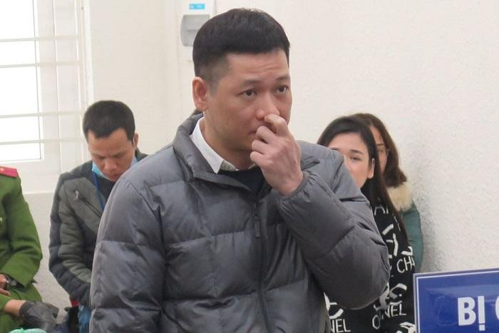 Phan Thế Thành bị đưa ra xét xử tại phiên tòa. Phan Thế Thành bị đưa ra xét xử tại phiên tòa.