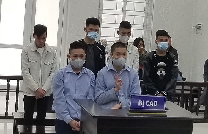 Các bị cáo bị đưa ra xét xử phúc thẩm. Các bị cáo bị đưa ra xét xử phúc thẩm.