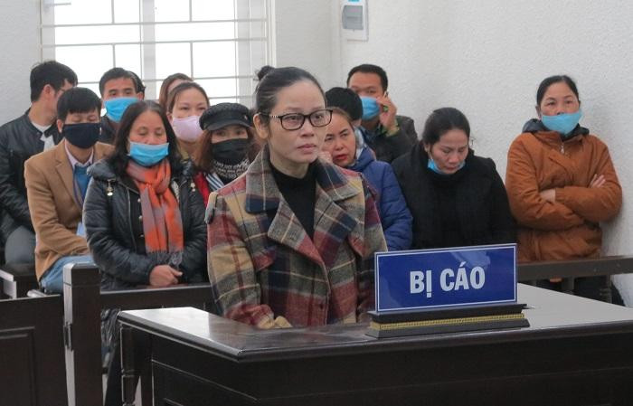 "Nữ quái" Nguyễn Thị Lan bị đưa ra xét xử tại phiên tòa ngày 21-12. "Nữ quái" Nguyễn Thị Lan bị đưa ra xét xử tại phiên tòa ngày 21-12.