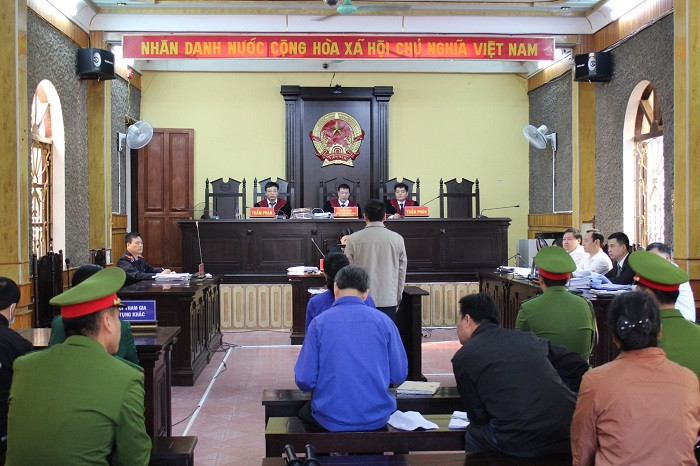 Phiên tòa xét xử phúc thẩm các bị cáo vụ gian lận điểm thi ở Sơn La.