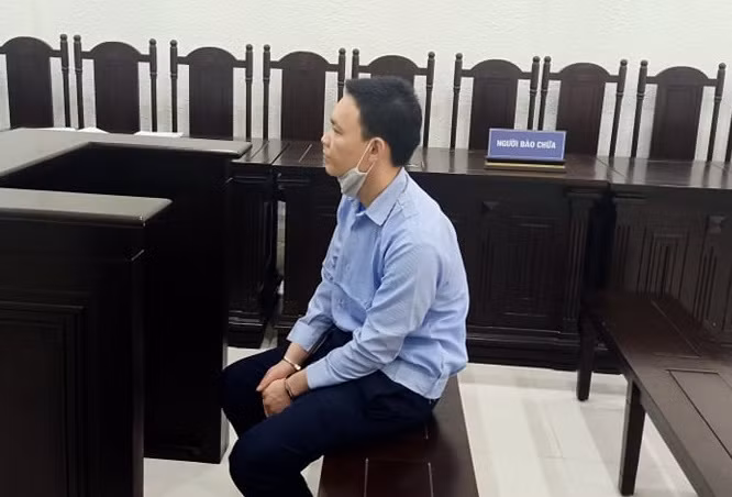 Hoàng Văn Quyến bị đưa ra xét xử tại phiên tòa