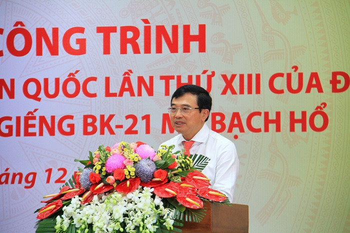 Đồng chí Hoàng Quốc Vượng phát biểu tại Lễ Gắn công trình Giàn BK21.