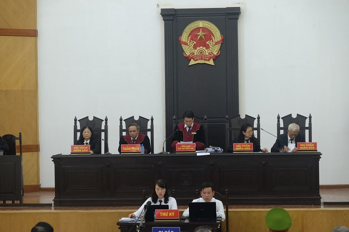 Thẩm phán Vũ Quang Huy - Chủ tọa phiên tòa xét xử 12 bị cáo vụ BIDV Thẩm phán Vũ Quang Huy - Chủ tọa phiên tòa xét xử 12 bị cáo vụ BIDV