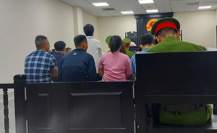 Ổ nhóm "mẹ mìn" bị đưa ra xét xử tại phiên tòa.