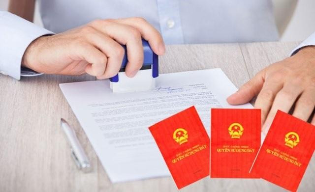 Văn phòng công chứng gây thiệt hại sẽ phải bồi thường. Văn phòng công chứng gây thiệt hại sẽ phải bồi thường.