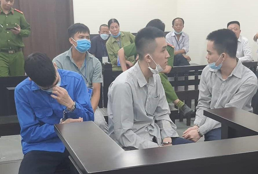 Các bị cáo trong vụ án bị đưa ra xét xử tại phiên tòa. Các bị cáo trong vụ án bị đưa ra xét xử tại phiên tòa.