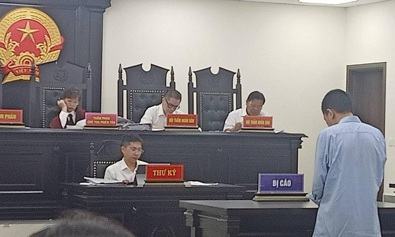 Phạm Văn Thành bị đưa ra xét xử tại phiên tòa. Phạm Văn Thành bị đưa ra xét xử tại phiên tòa.