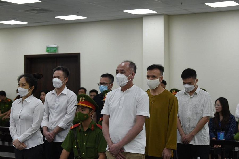 Các bị cáo trong vụ án bị đưa ra xét xử tại phiên tòa. Các bị cáo trong vụ án bị đưa ra xét xử tại phiên tòa.