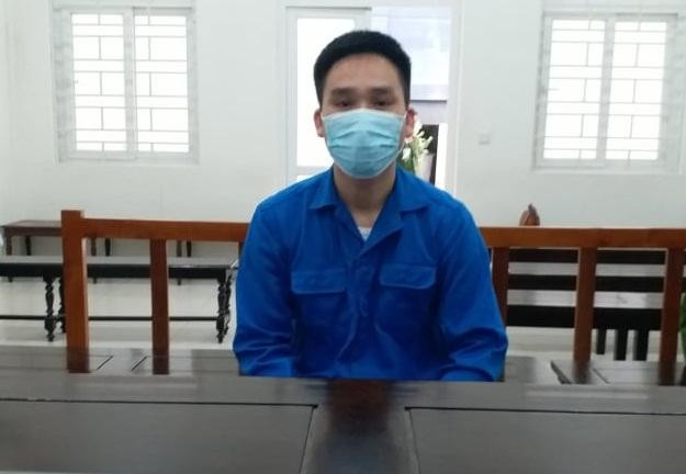 Nguyễn Văn Lực bị đưa ra xét xử tại phiên toà. Nguyễn Văn Lực bị đưa ra xét xử tại phiên toà.