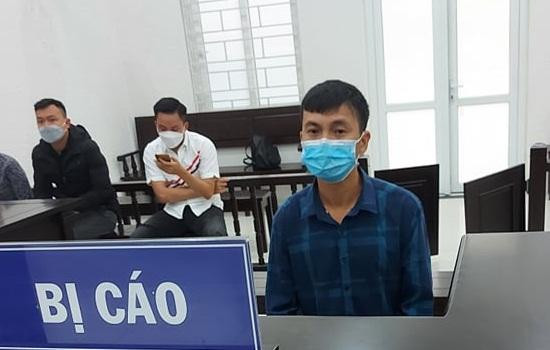 Nguyễn Vũ Giang bị đưa ra xét xử tại phiên toà. Nguyễn Vũ Giang bị đưa ra xét xử tại phiên toà.