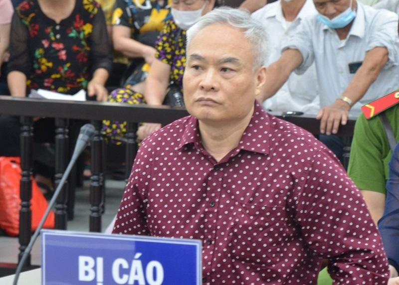 Cựu Chủ tịch Trung tâm Hỗ trợ người nghèo trong phát triển nông thôn mới Trần Đức Trung tại phiên tòa.