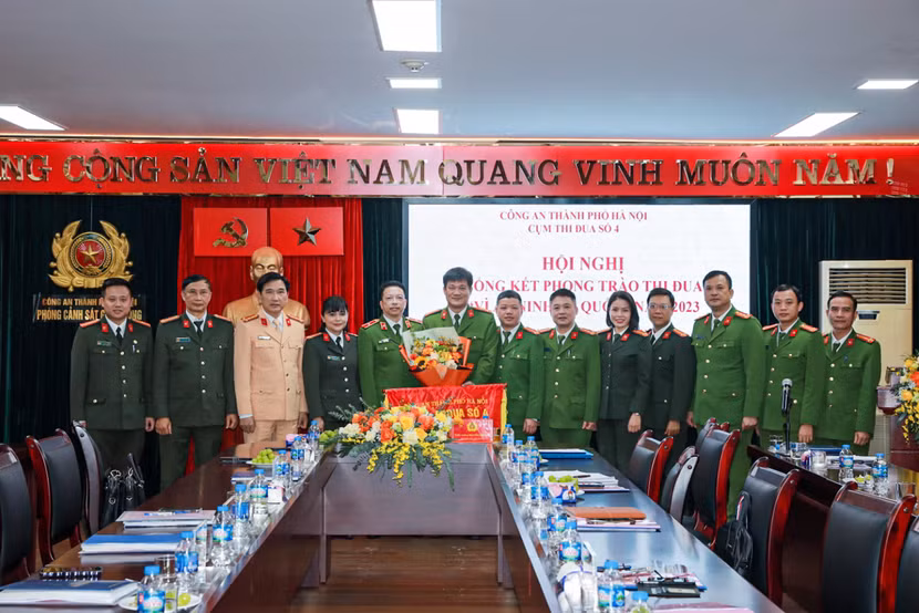 Phòng Cảnh sát thi hành án và hỗ trợ tư pháp đuọc suy tôn là đơn vị Cụm trưởng Cụm thi đua số 4 năm 2024 Phòng Cảnh sát thi hành án và hỗ trợ tư pháp đuọc suy tôn là đơn vị Cụm trưởng Cụm thi đua số 4 năm 2024
