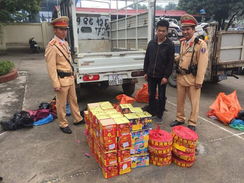 Truy cứu trách nhiệm hình sự đối với các hành vi sản xuất, mua bán, vận chuyển, tàng trữ, sử dụng trái phép pháo nổ (Ảnh minh họa) Truy cứu trách nhiệm hình sự đối với các hành vi sản xuất, mua bán, vận chuyển, tàng trữ, sử dụng trái phép pháo nổ (Ảnh minh họa)