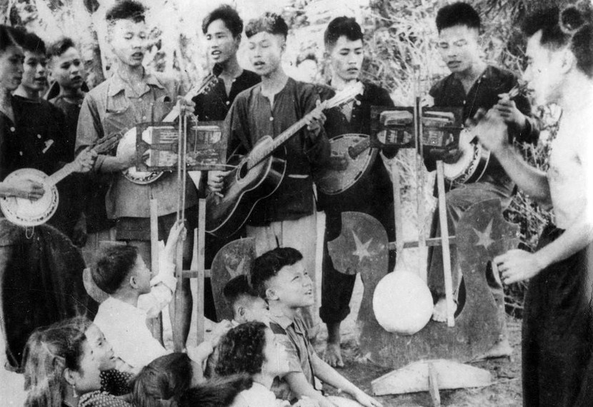 Văn hóa nghệ thuật Việt Nam trong kháng chiến 1945-1954 Văn hóa nghệ thuật Việt Nam trong kháng chiến 1945-1954