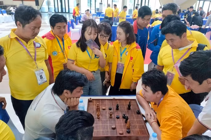 Đội tuyển cờ Ouk Chaktrang Việt Nam tập luyện chuẩn bị cho SEA Games 32 Đội tuyển cờ Ouk Chaktrang Việt Nam tập luyện chuẩn bị cho SEA Games 32