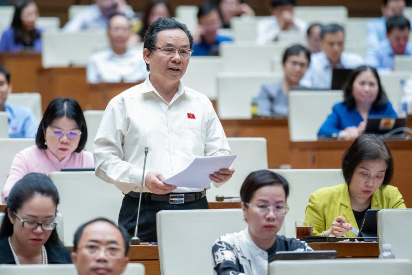 ĐBQH Hoàng Văn Cường thảo luận ĐBQH Hoàng Văn Cường thảo luận