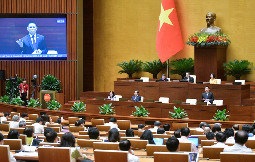 Bộ trưởng Bộ Tài chính Hồ Đức Phớc phát biểu giải trình, tiếp thu Bộ trưởng Bộ Tài chính Hồ Đức Phớc phát biểu giải trình, tiếp thu
