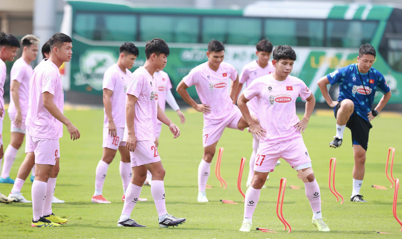 Tuyển Việt Nam tập sáng 6-9 Tuyển Việt Nam tập sáng 6-9