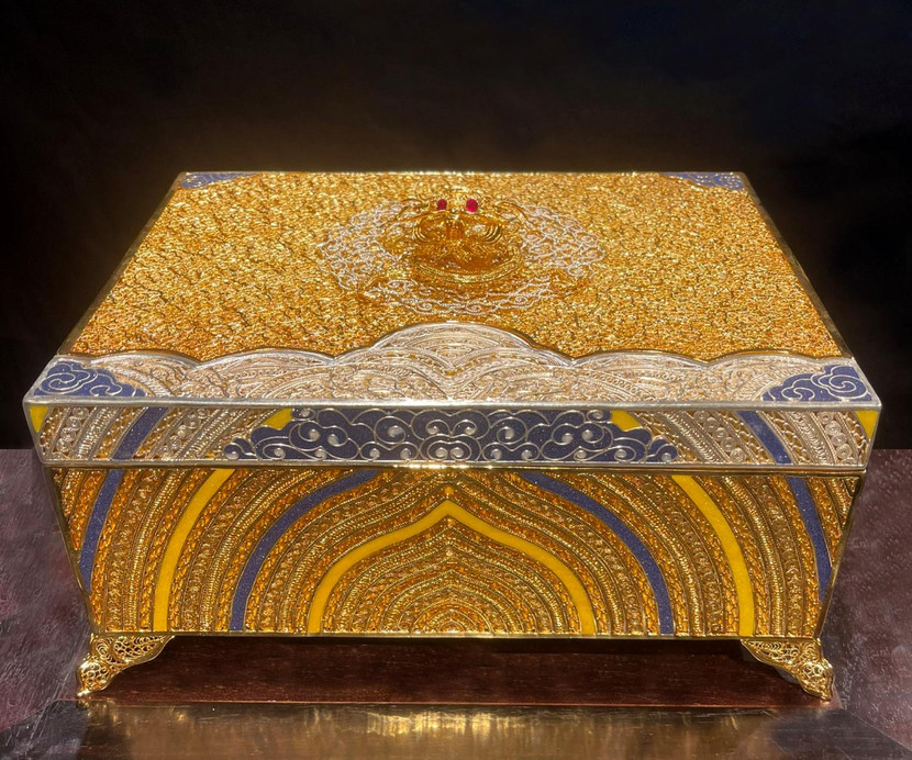 Tác phẩm "Kim long lưu bảo" của tác giả Quách Phan Tuấn Anh (Hà Nội) đoạt giải Ba, loại hình Sản phẩm ứng dụng. Tác phẩm "Kim long lưu bảo" của tác giả Quách Phan Tuấn Anh (Hà Nội) đoạt giải Ba, loại hình Sản phẩm ứng dụng.