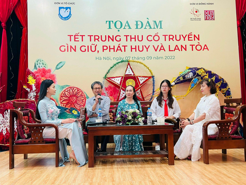 TS Phan Đăng Long phát biểu tại tọa đàm TS Phan Đăng Long phát biểu tại tọa đàm