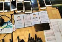 Phương tiện cơ quan công an thu giữ trong vụ lừa đảo chuyển tiền qua mạng viễn thông… Phương tiện cơ quan công an thu giữ trong vụ lừa đảo chuyển tiền qua mạng viễn thông…