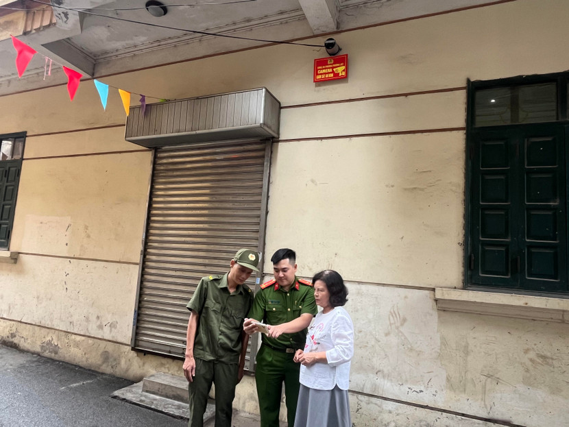 Công an phường Phương Liệt kiểm tra hoạt động các mắt camera giám sát an ninh trật tự tại các khu dân cư Công an phường Phương Liệt kiểm tra hoạt động các mắt camera giám sát an ninh trật tự tại các khu dân cư