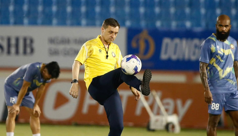 HLV Tomislav Steinbruckner muốn từ chức "ngay lập tức" sau trận Thanh Hóa thua Hải Phòng tại vòng 23 V-League 2024/25 HLV Tomislav Steinbruckner muốn từ chức "ngay lập tức" sau trận Thanh Hóa thua Hải Phòng tại vòng 23 V-League 2024/25