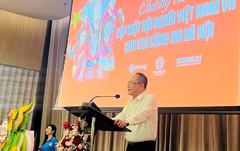 Trung tướng Nguyễn Thanh Tùng - Giám đốc CATP Hà Nội gửi lời cảm ơn các kiều bào, cổ động viên Việt Nam tại Thái Lan