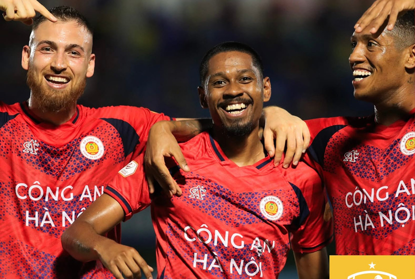 Cao Pendant Quang Vinh (giữa) có cơ hội lớn lên tuyển Việt Nam từ đợt tập trung tháng 6 tới Cao Pendant Quang Vinh (giữa) có cơ hội lớn lên tuyển Việt Nam từ đợt tập trung tháng 6 tới