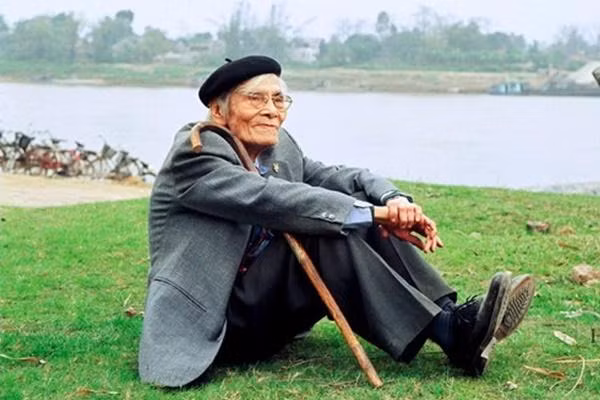 Cố nhà thơ Hoàng Cầm