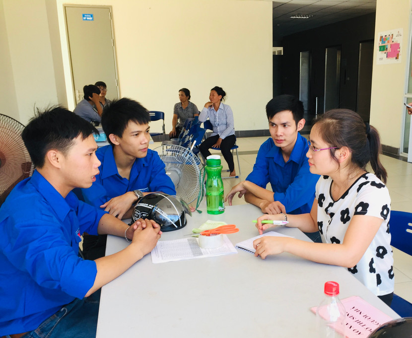 Phóng viên An ninh Thủ đô hỏi chuyện nhóm sinh viên tình nguyện