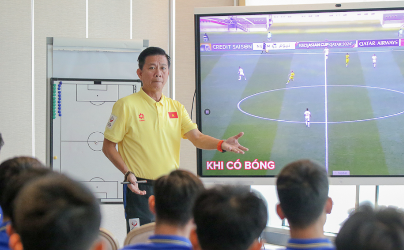 Thầy trò HLV Hoàng Anh Tuấn tìm cách khắc chế Iraq Thầy trò HLV Hoàng Anh Tuấn tìm cách khắc chế Iraq