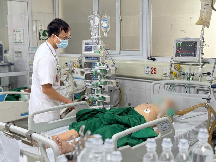 Người bệnh đang được điều trị tại Bệnh viện Bệnh Nhiệt đới Trung ương