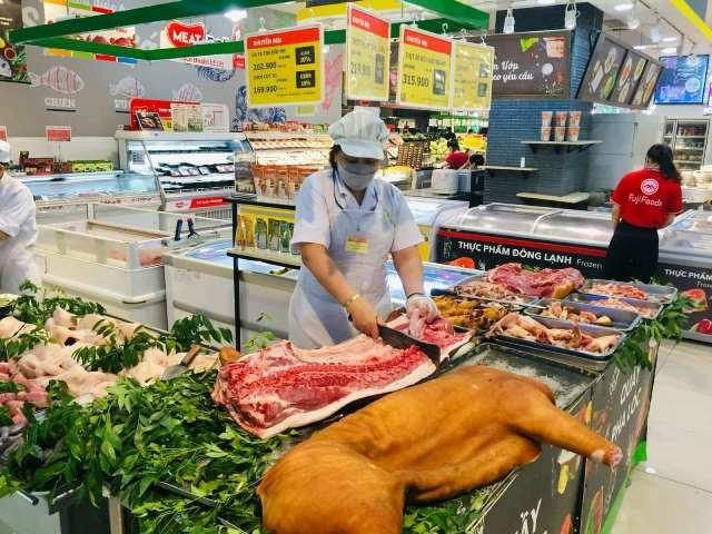 Thực phẩm tươi sống tại các chợ, siêu thị rất dồi dào, giá cả tương đối ổn định Thực phẩm tươi sống tại các chợ, siêu thị rất dồi dào, giá cả tương đối ổn định