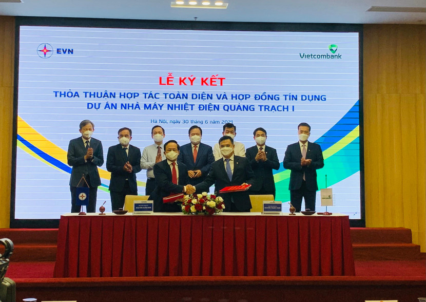 Đại diện EVN và Vietcombank ký kết hợp đồng tín dụng cho nhà máy nhiệt điện Quảng Trạch I Đại diện EVN và Vietcombank ký kết hợp đồng tín dụng cho nhà máy nhiệt điện Quảng Trạch I