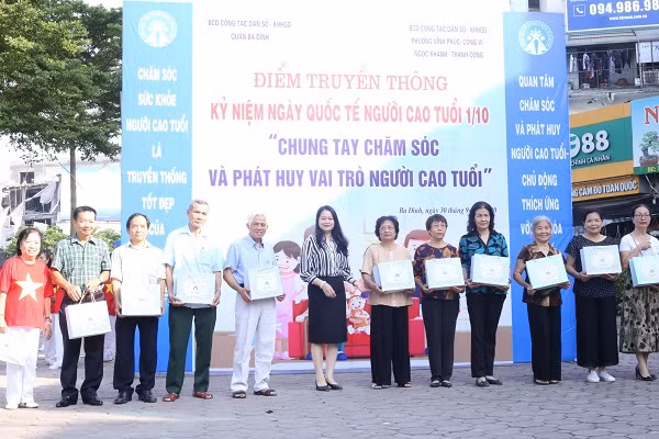 Mô hình chăm sóc và phát huy người cao tuổi dựa vào cộng đồng phát huy hiệu quả tại Hà Nội