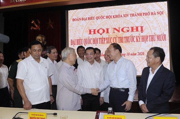 Tổng Bí thư, Chủ tịch nước Nguyễn Phú Trọng và lãnh đạo thành phố Hà Nội tại buổi tiếp xúc cử tri