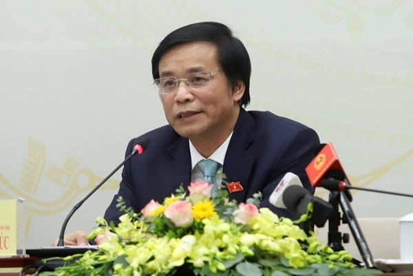 Tổng Thư ký Quốc hội Nguyễn Hạnh Phúc trả lời báo chí chiều 19-10