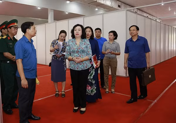 Phó Bí thư Thường trực Thành ủy Ngô Thị Thanh Hằng kiểm tra công tác chuẩn bị Đại hội tại Cung Văn hóa lao động hữu nghị Việt - Xô.