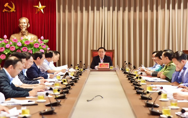 Bí thư Thành ủy Hà Nội Vương Đình Huệ chủ trì cuộc họp chiều 25-10