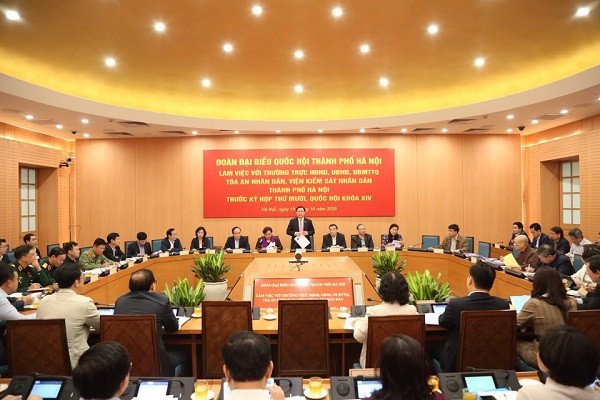 Quang cảnh buổi làm việc