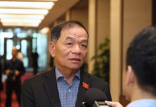 ĐBQH Lê Thanh Vân trả lời báo chí sáng 21-10